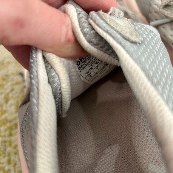 Sorel Gray Pink Kinetic Renegade Lace Sneaker 9 Sporty Activewear - Picture 10 of 10